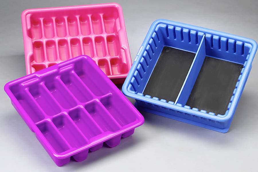http://www.universalplastics.com/wp-content/themes/universal/tictactoe/img/thermoformed-parts-tray-custom-material-handling-tray.jpg